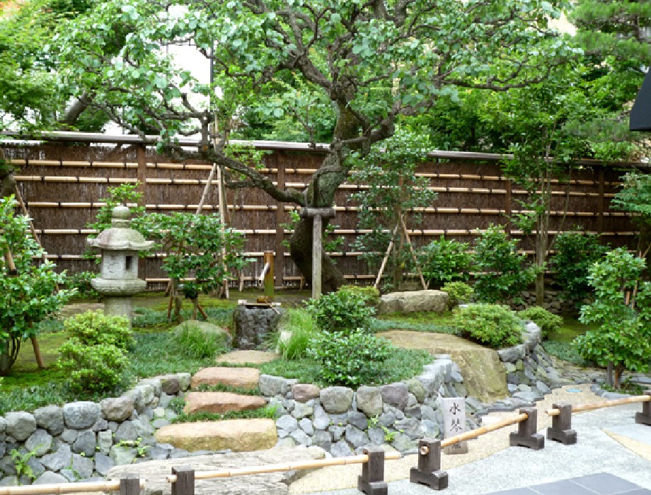 日本庭園完成